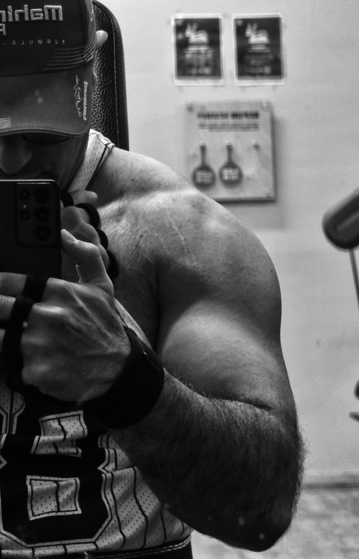 Armin Nabizadeh training in the gym